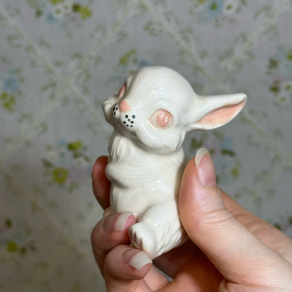 Adorable Vintage Bunny Rabbit Figurine - Picture 1 of 11